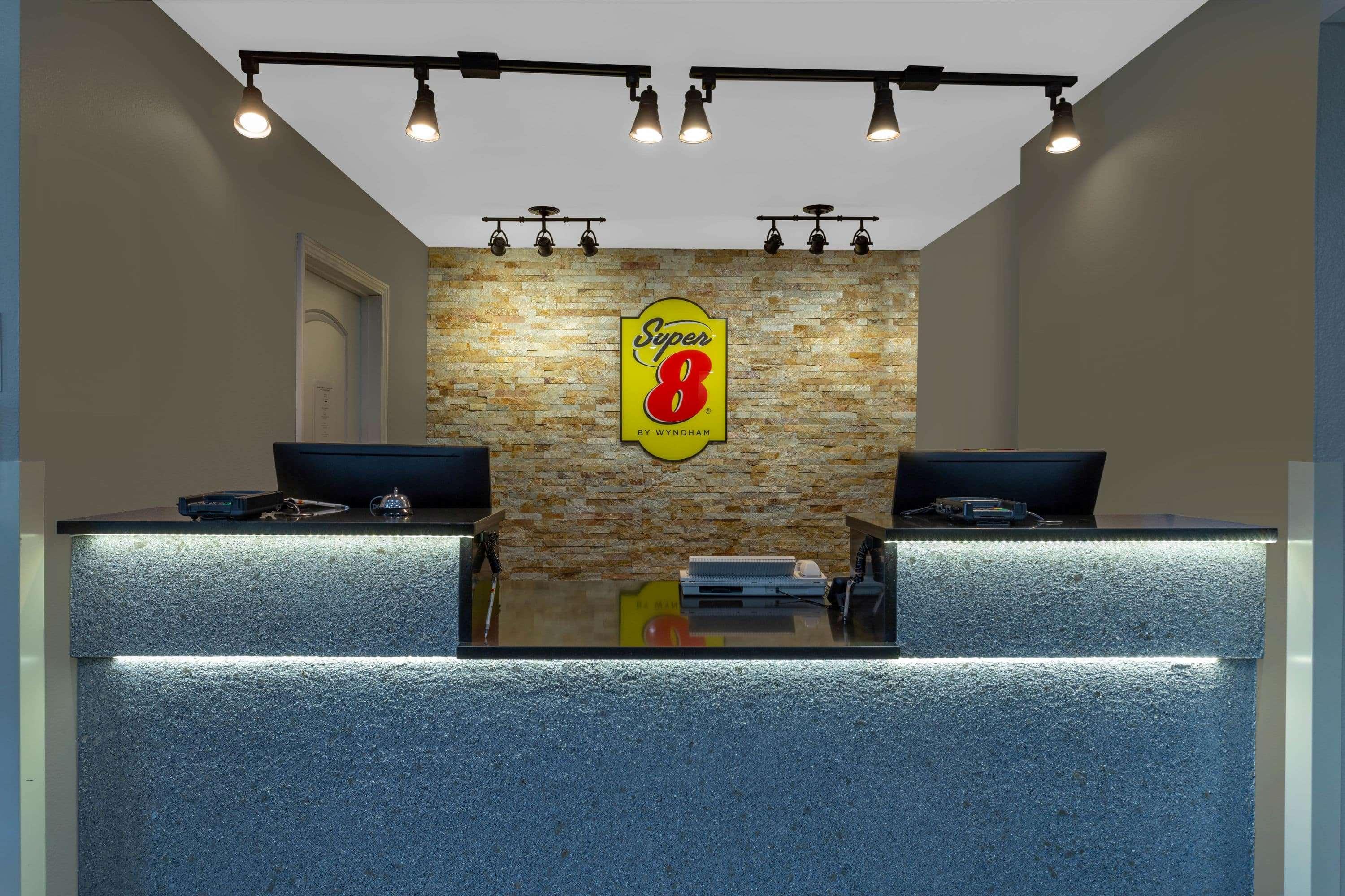 Super 8 By Wyndham South Holland Hotel Ngoại thất bức ảnh