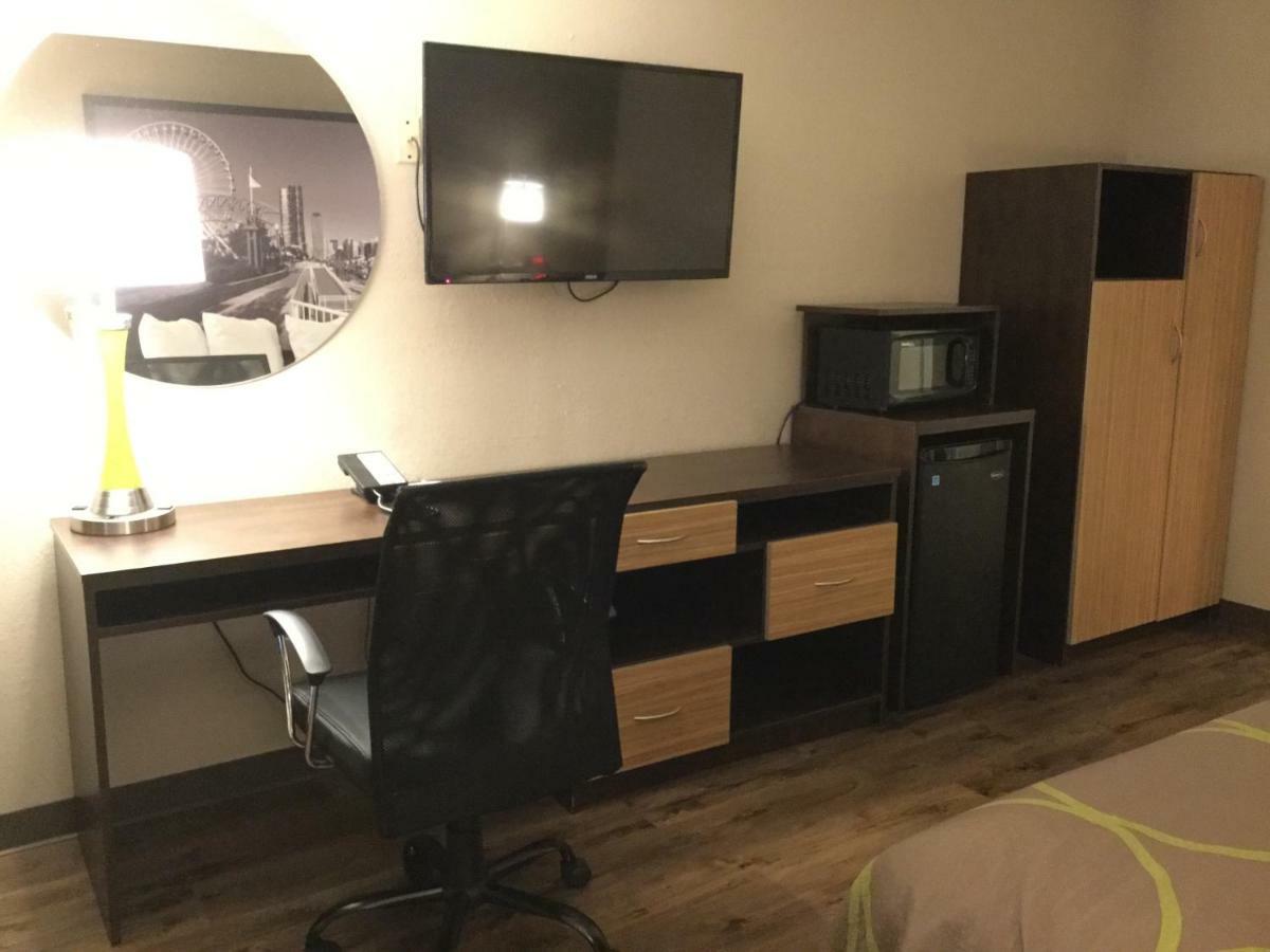 Super 8 By Wyndham South Holland Hotel Ngoại thất bức ảnh