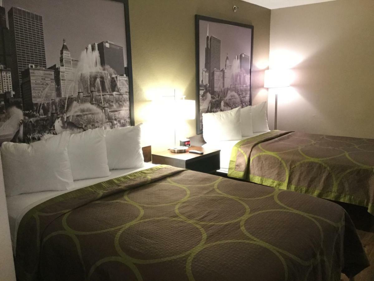 Super 8 By Wyndham South Holland Hotel Ngoại thất bức ảnh